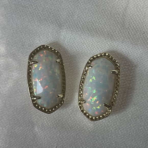 Kendra Scott White Kyocera Opal Ellie Studs in gold - Picture 6 of 9